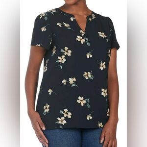 Hilary Radley Floral Blouse. Size M.